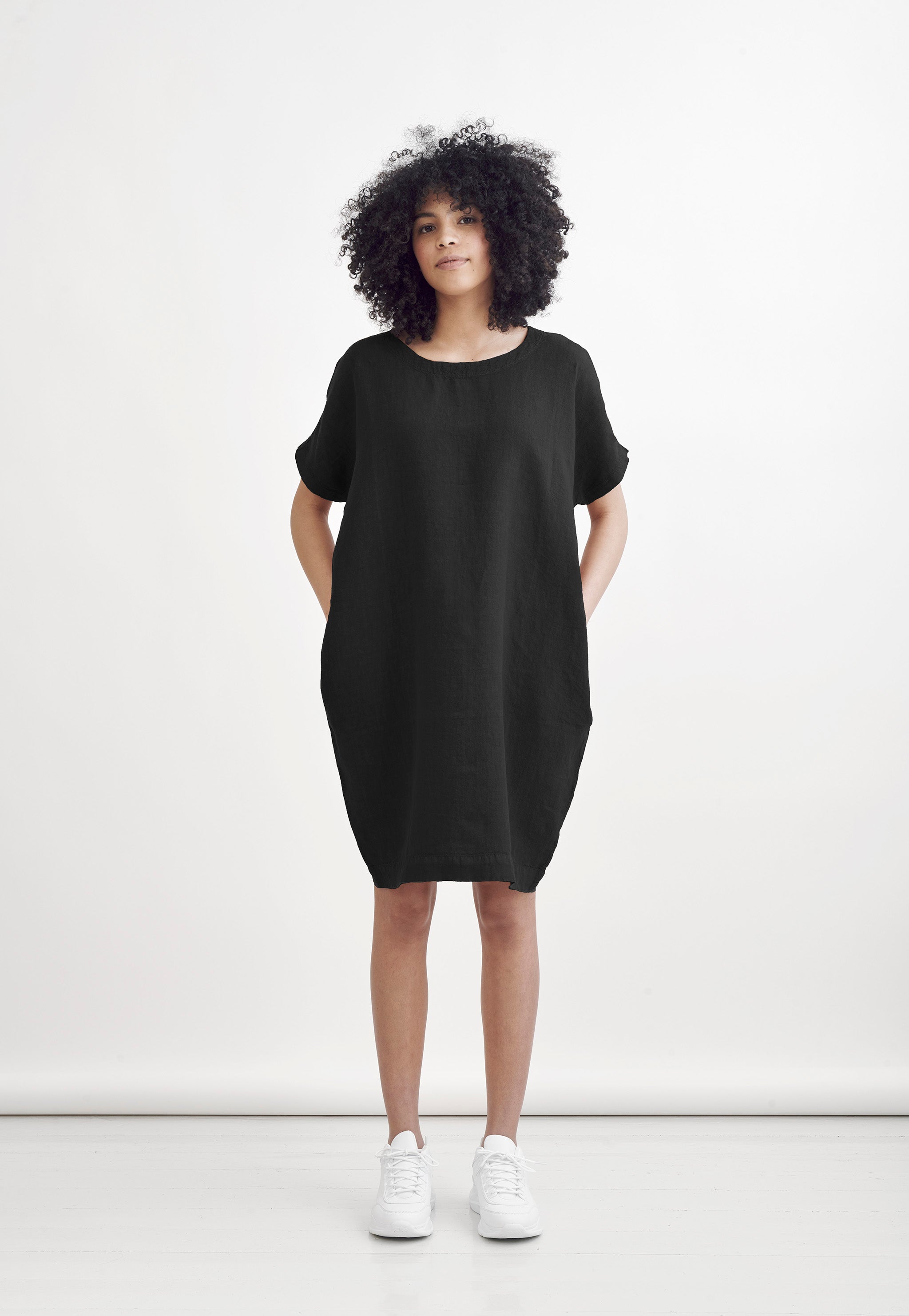 PELLAVAMEKKO, Musta, naisten