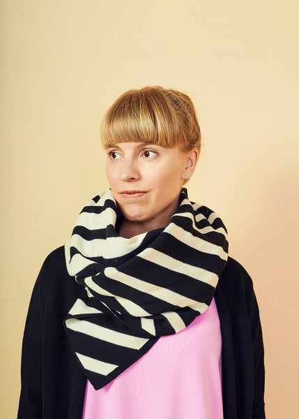 STRIPE OBLONG -huivi, Black/White Sand