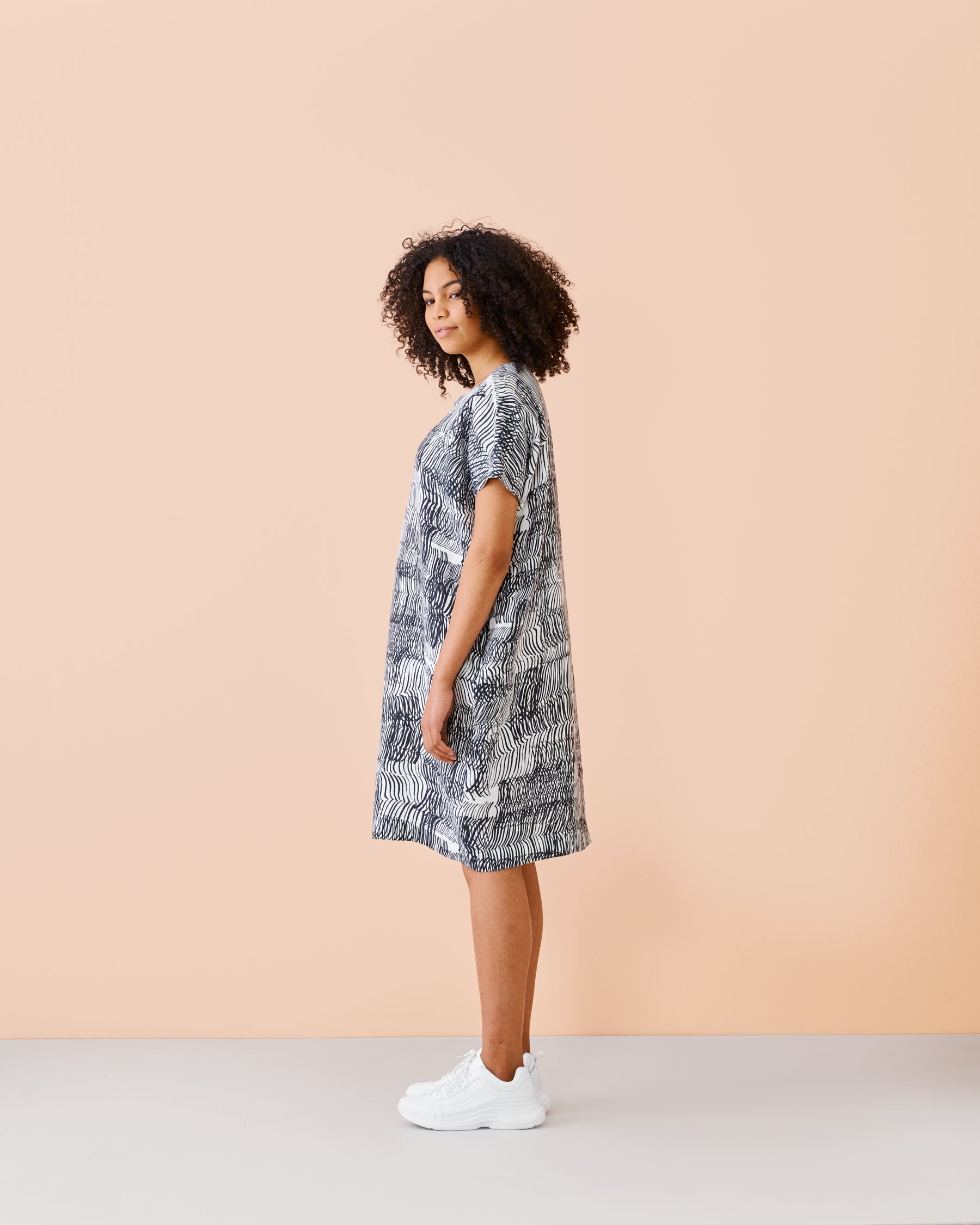 PELLAVAMEKKO, Sound Waves, naisten