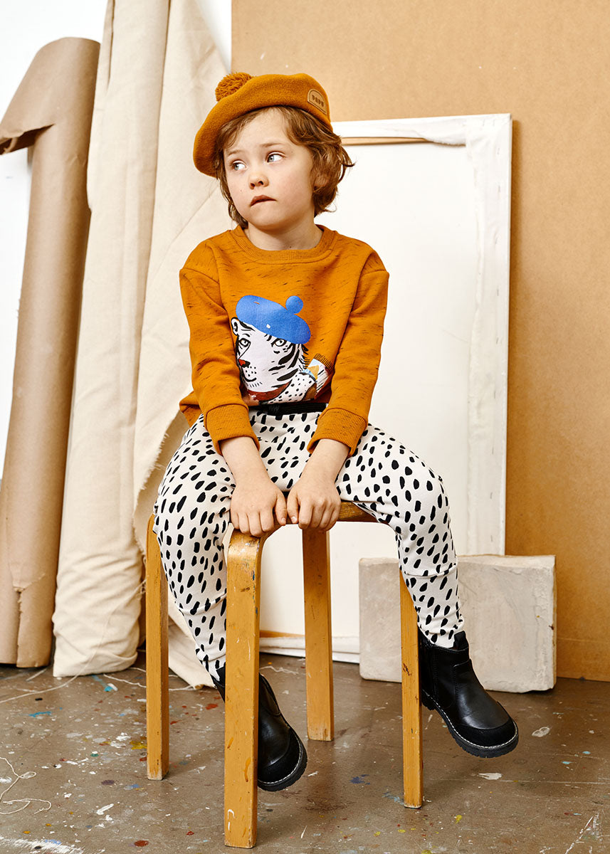 POM POM -baskeri, Earth Brown